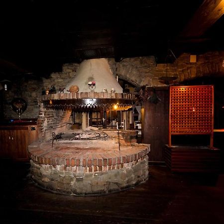 Hotel Restaurant Bujtina E Gjelit ติรานา ภายนอก รูปภาพ