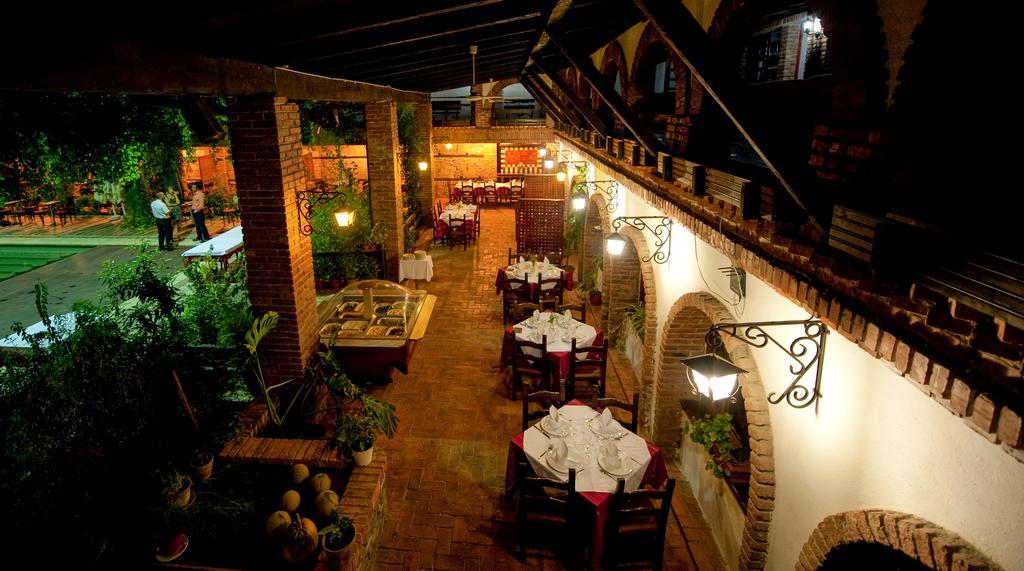 Hotel Restaurant Bujtina E Gjelit ติรานา ภายนอก รูปภาพ