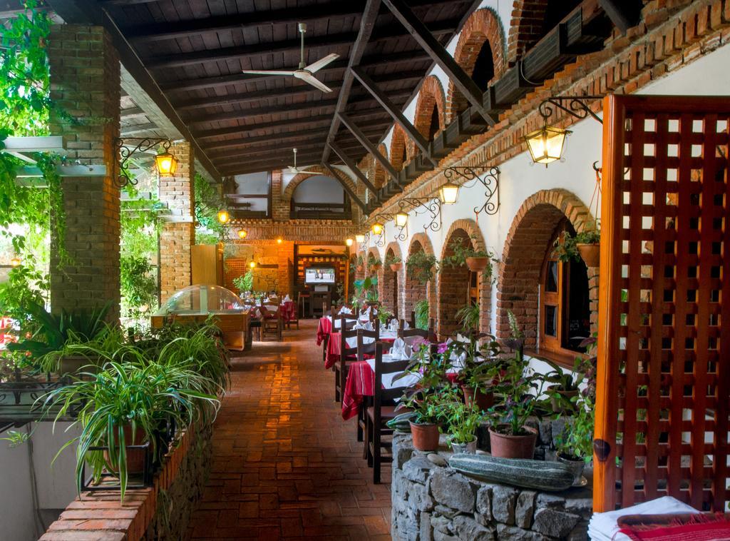 Hotel Restaurant Bujtina E Gjelit ติรานา ภายนอก รูปภาพ