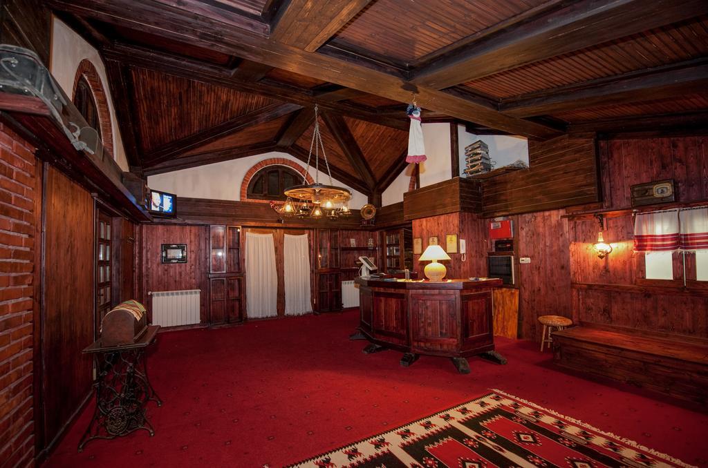 Hotel Restaurant Bujtina E Gjelit ติรานา ภายนอก รูปภาพ