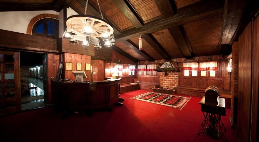 Hotel Restaurant Bujtina E Gjelit ติรานา ภายนอก รูปภาพ