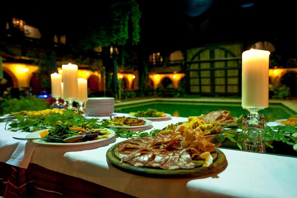 Hotel Restaurant Bujtina E Gjelit ติรานา ภายนอก รูปภาพ