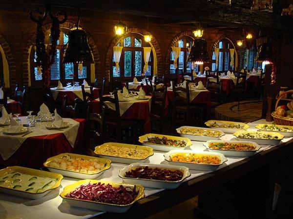 Hotel Restaurant Bujtina E Gjelit ติรานา ภายนอก รูปภาพ