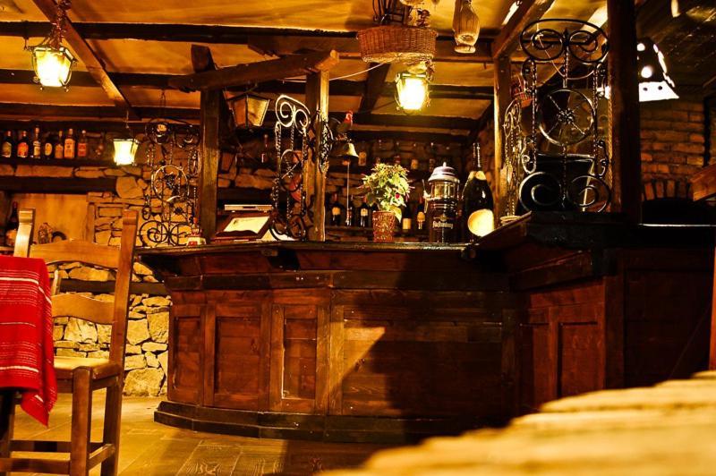 Hotel Restaurant Bujtina E Gjelit ติรานา ภายนอก รูปภาพ