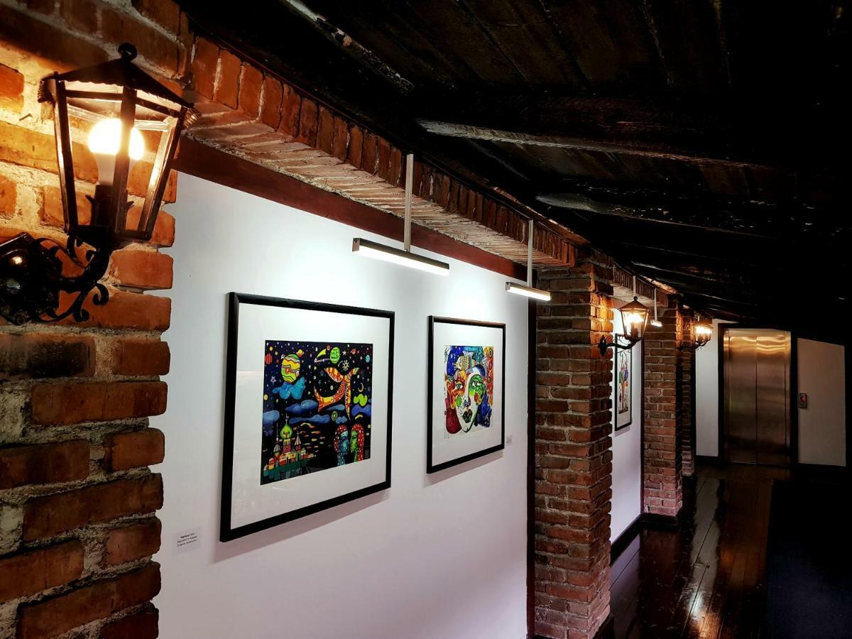 Hotel Restaurant Bujtina E Gjelit ติรานา ภายนอก รูปภาพ